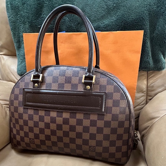 Authentic Louis Vuitton Nolita gm in DE - Picture 1 of 13